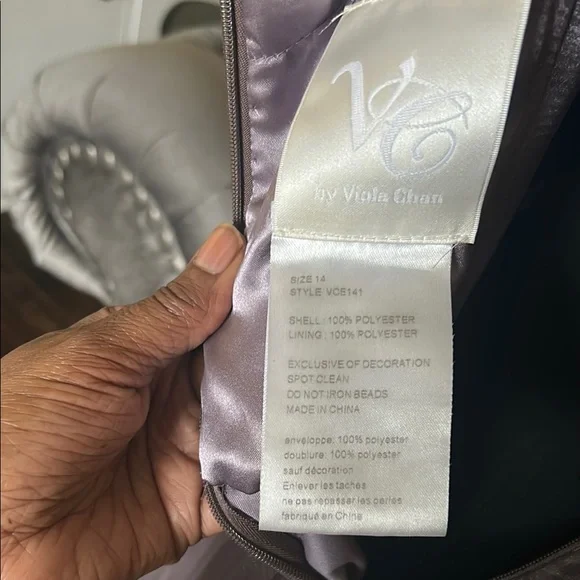 Elegant Gray Evening Gown - Picture 2 of 11